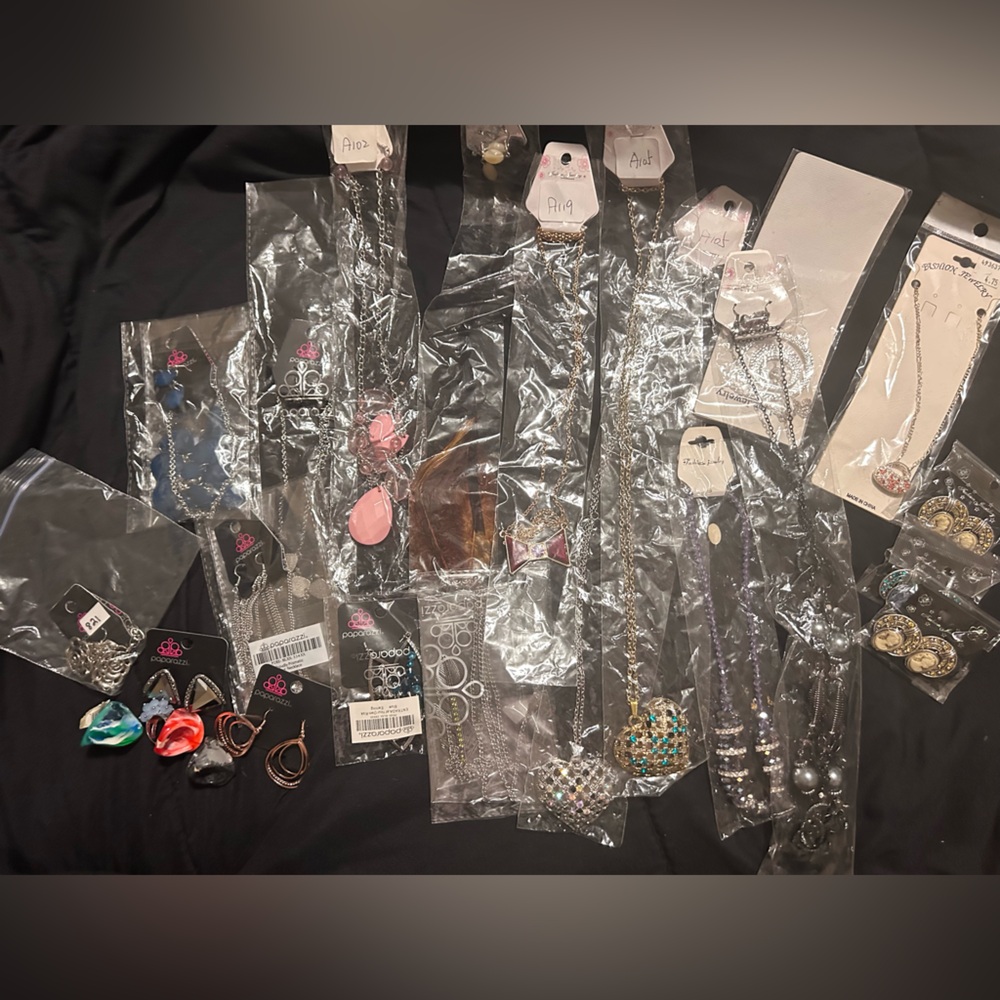 NWT Paparazzi/Misc. Mystery Jewelry Lot 24 pc.